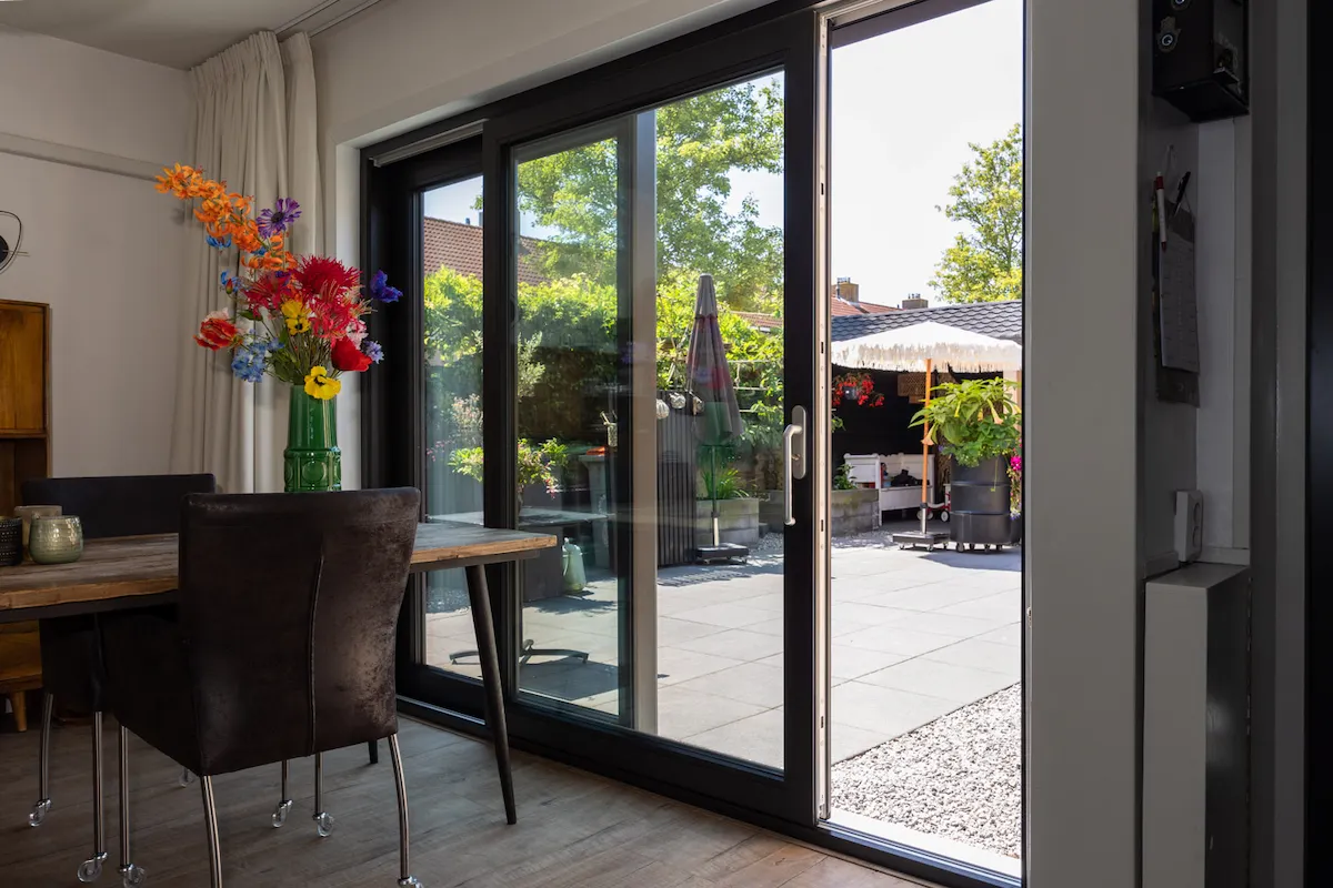 Schuifdeur antryciet